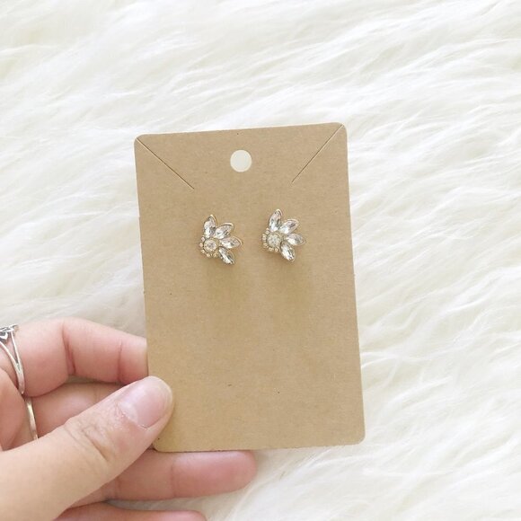 NWOT Crystal Floral Stud Earrings Jeweled - Picture 1 of 3